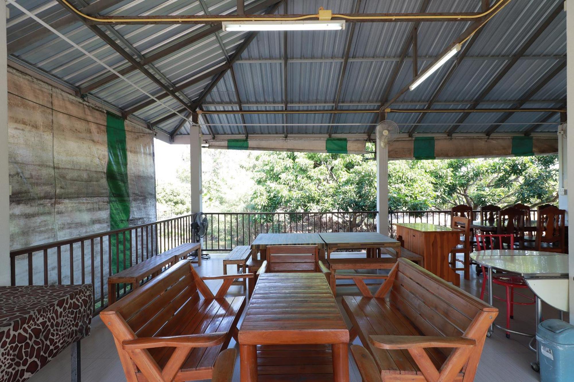 Oyo 553 Kongsup Resort ลำพูน ภายนอก รูปภาพ